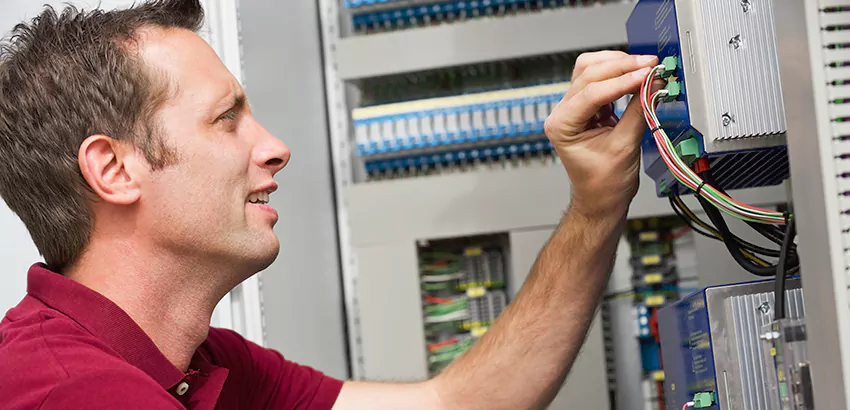 Offshore and Petroleum Facility Electrician in Highland City